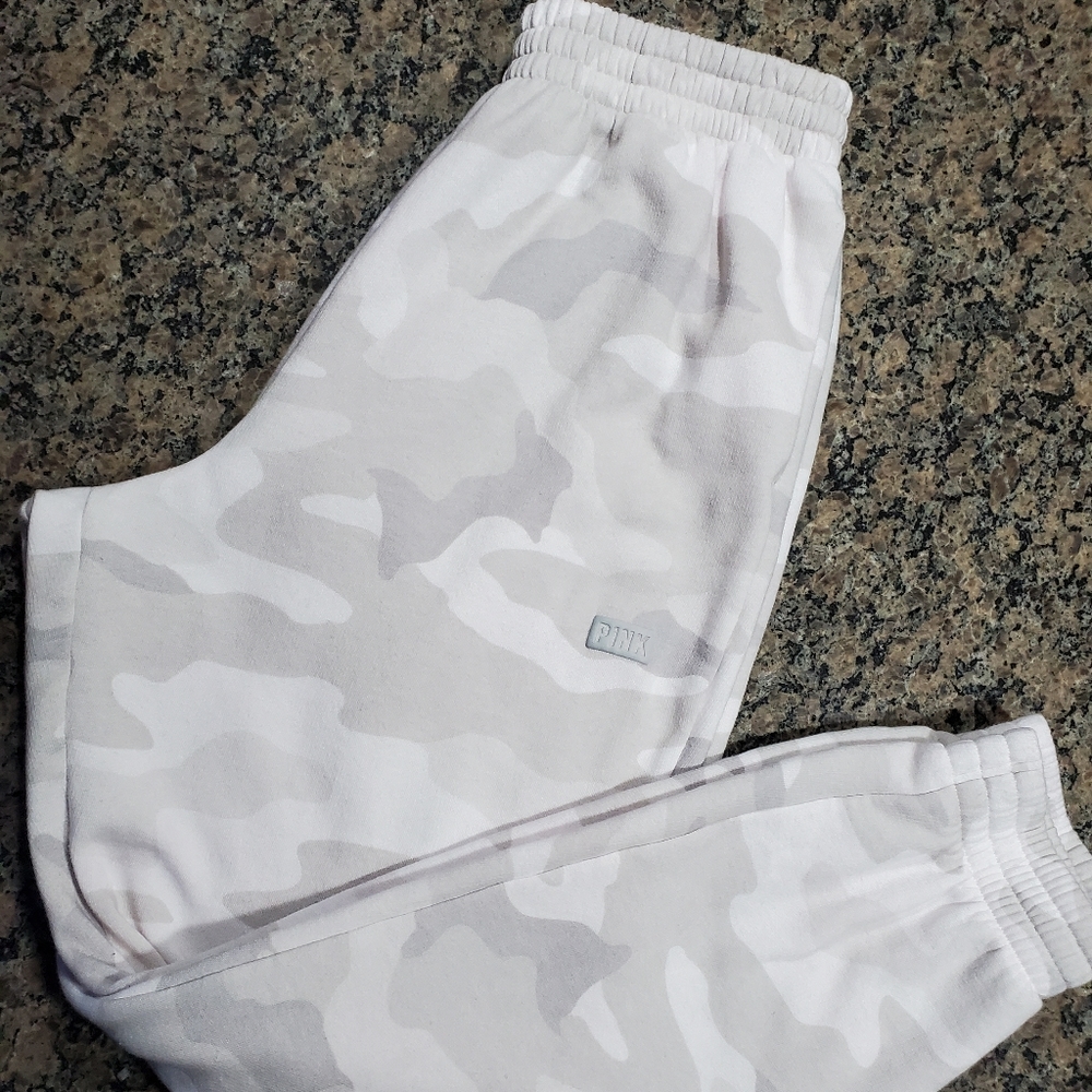 High waited campus jogger's